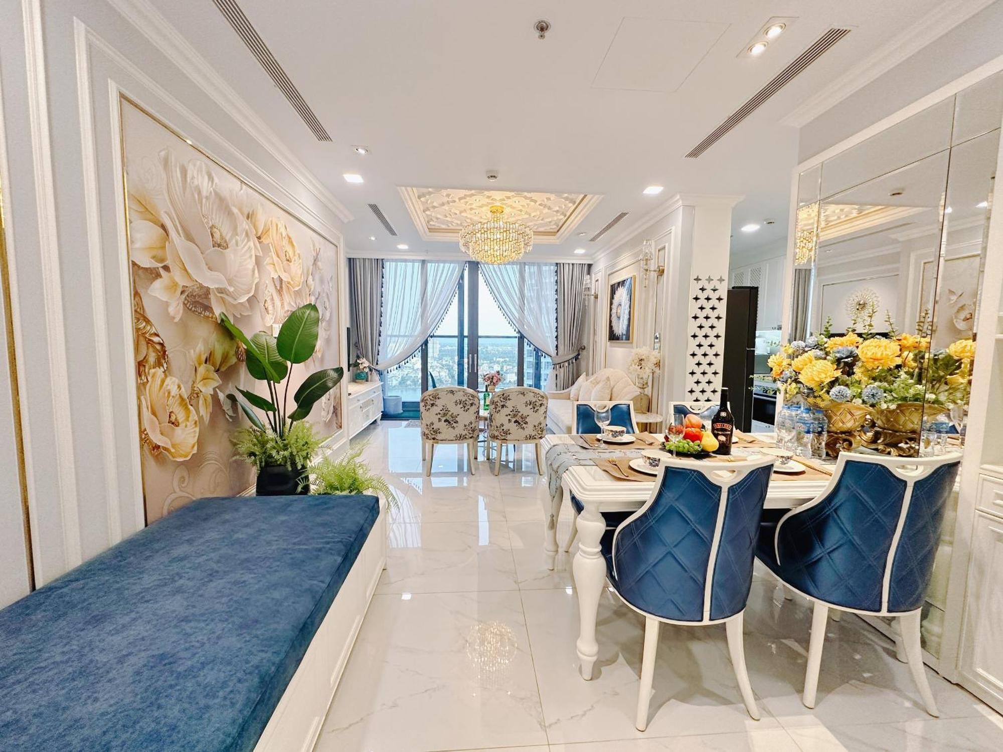 Landmark 81 Luxury & The Vinhomes Central Park - The Buildings Surrounding Landmark 81