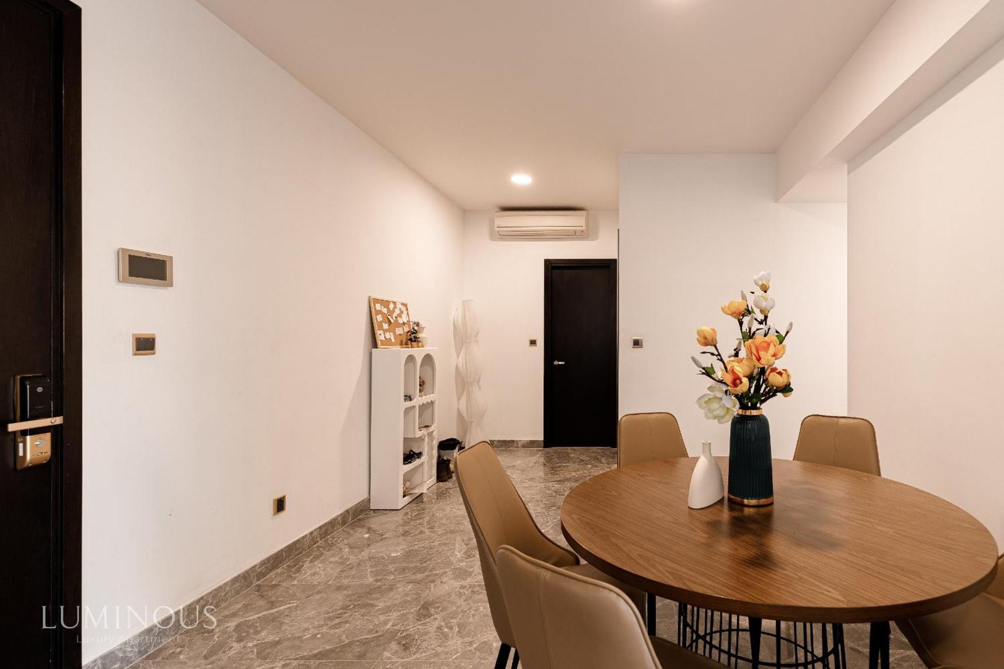 Exclusive 2-3 Bedroom In District 1 Free Pool Gym Sauna Apartment *