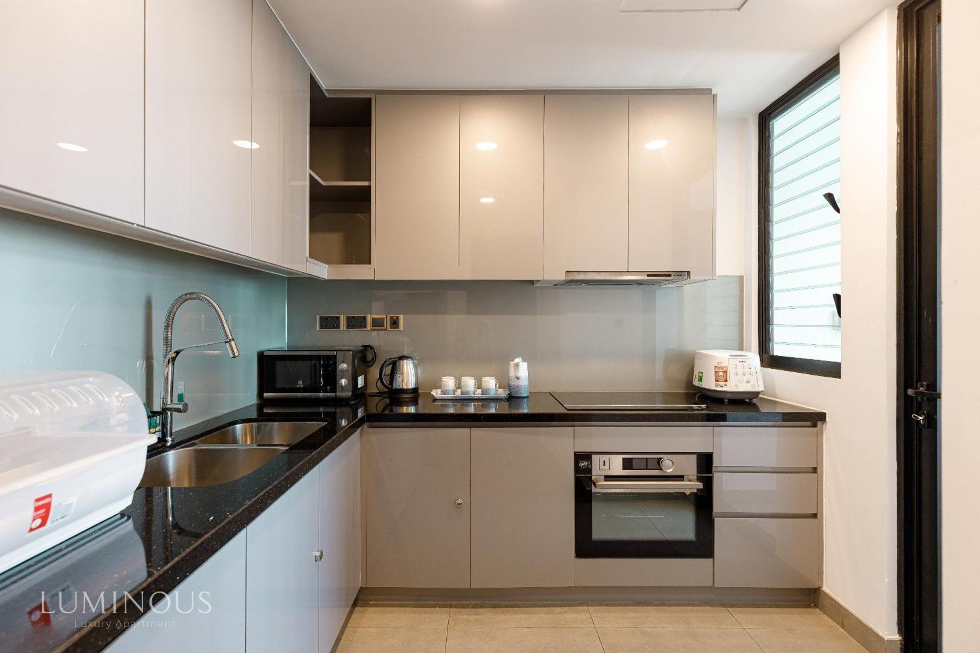 Exclusive 2-3 Bedroom In District 1 Free Pool Gym Sauna