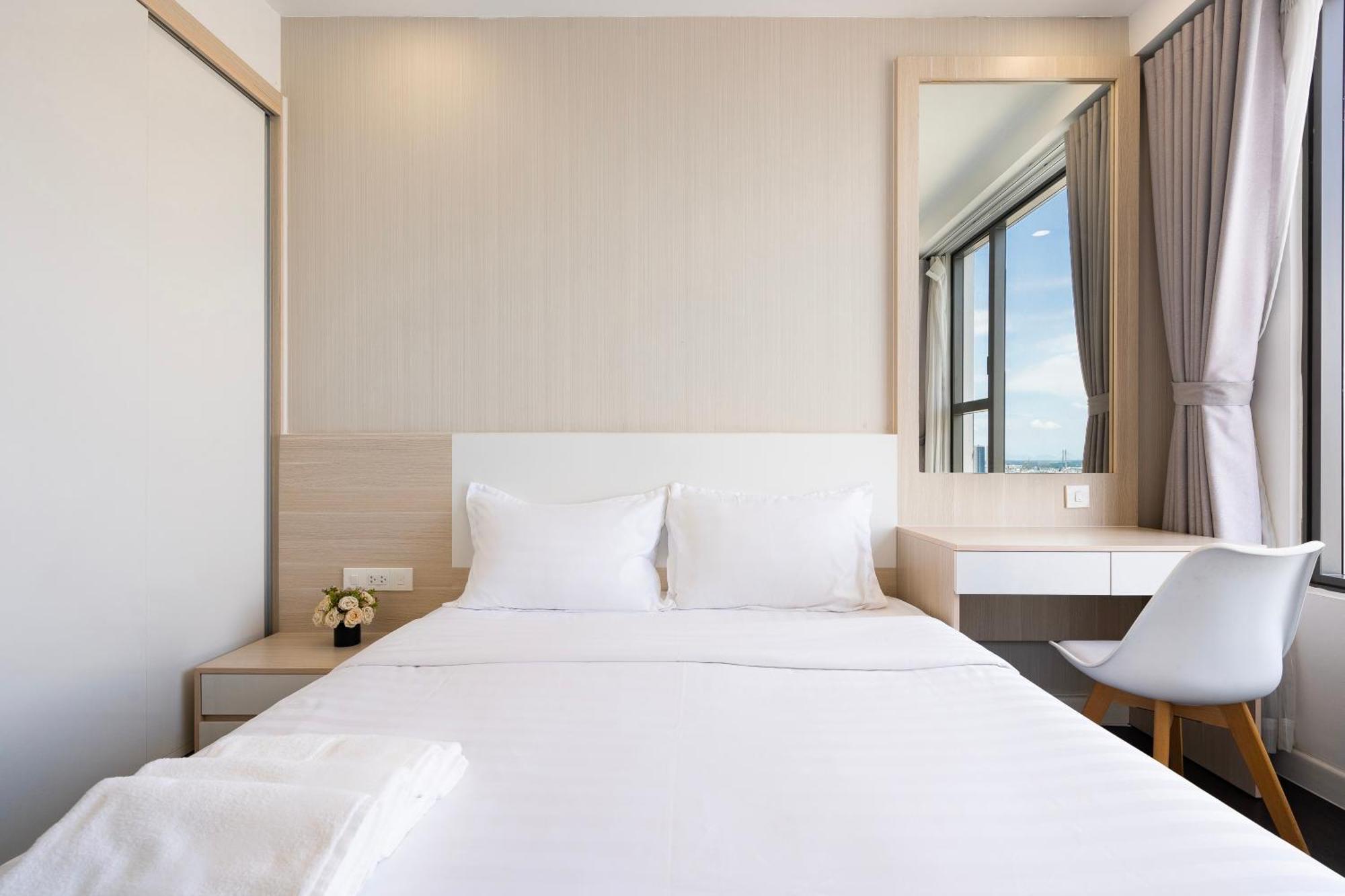 Apartment Lyn's Home-river Gate- Pool- Gym-pick Up Ho Chi Minh City