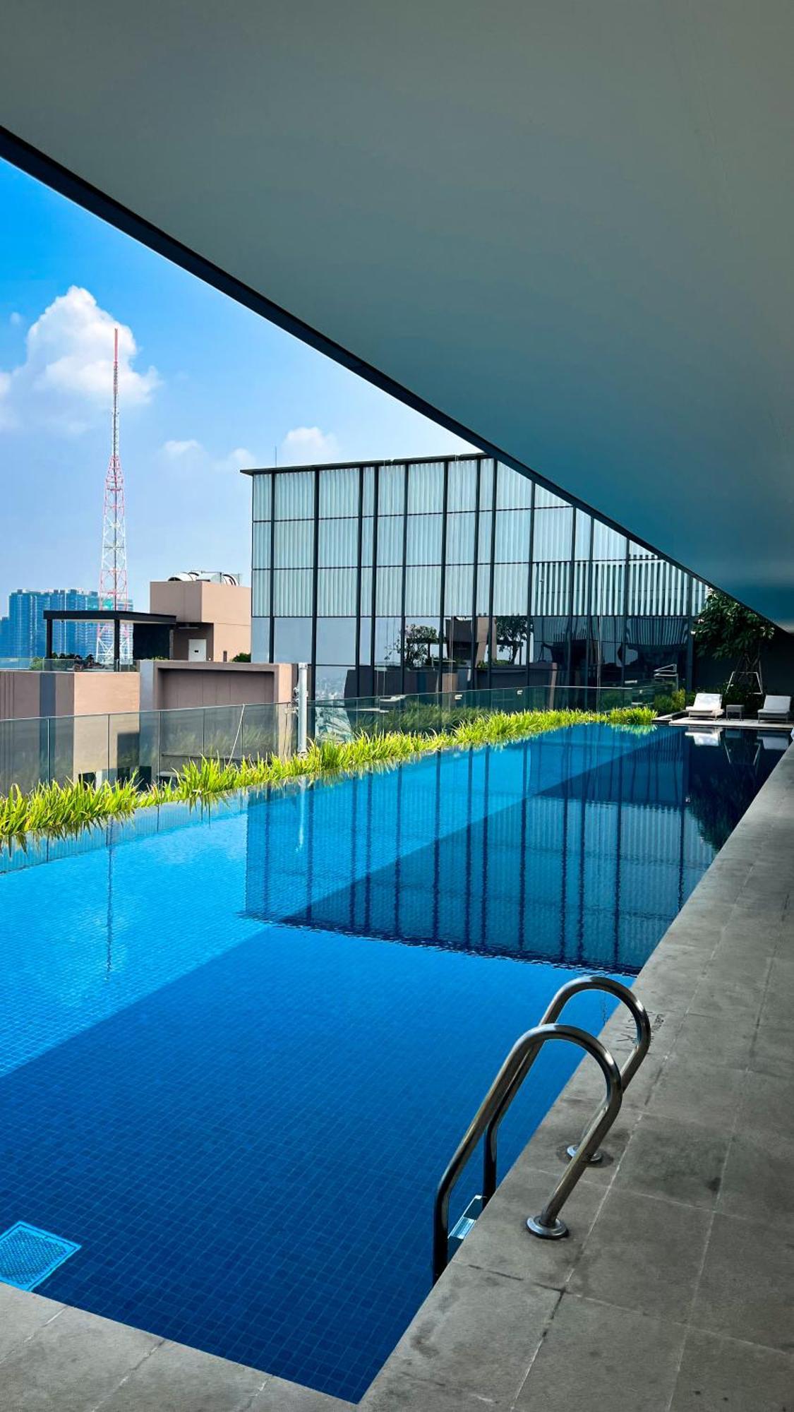 Marq Luxury 25 Gym Center, Infinity Pool Apartment *