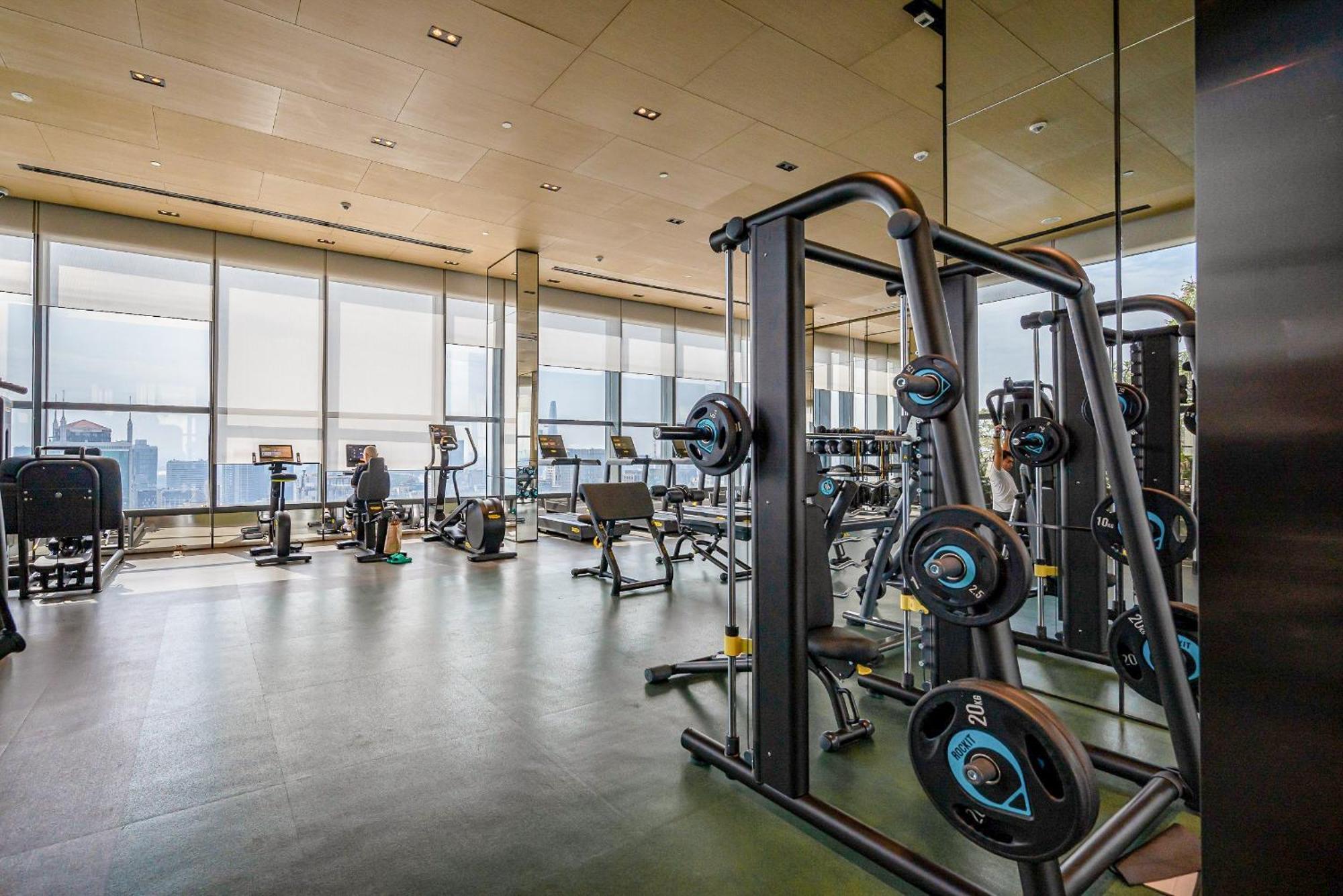 Marq Luxury 25 Gym Center, Infinity Pool * Ho Chi Minh City