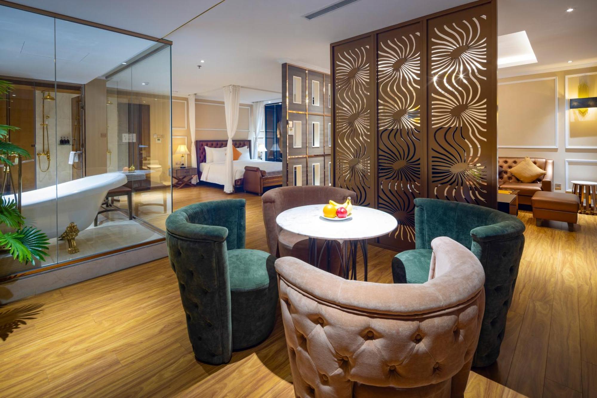Winsuites Saigon Hotel 4*