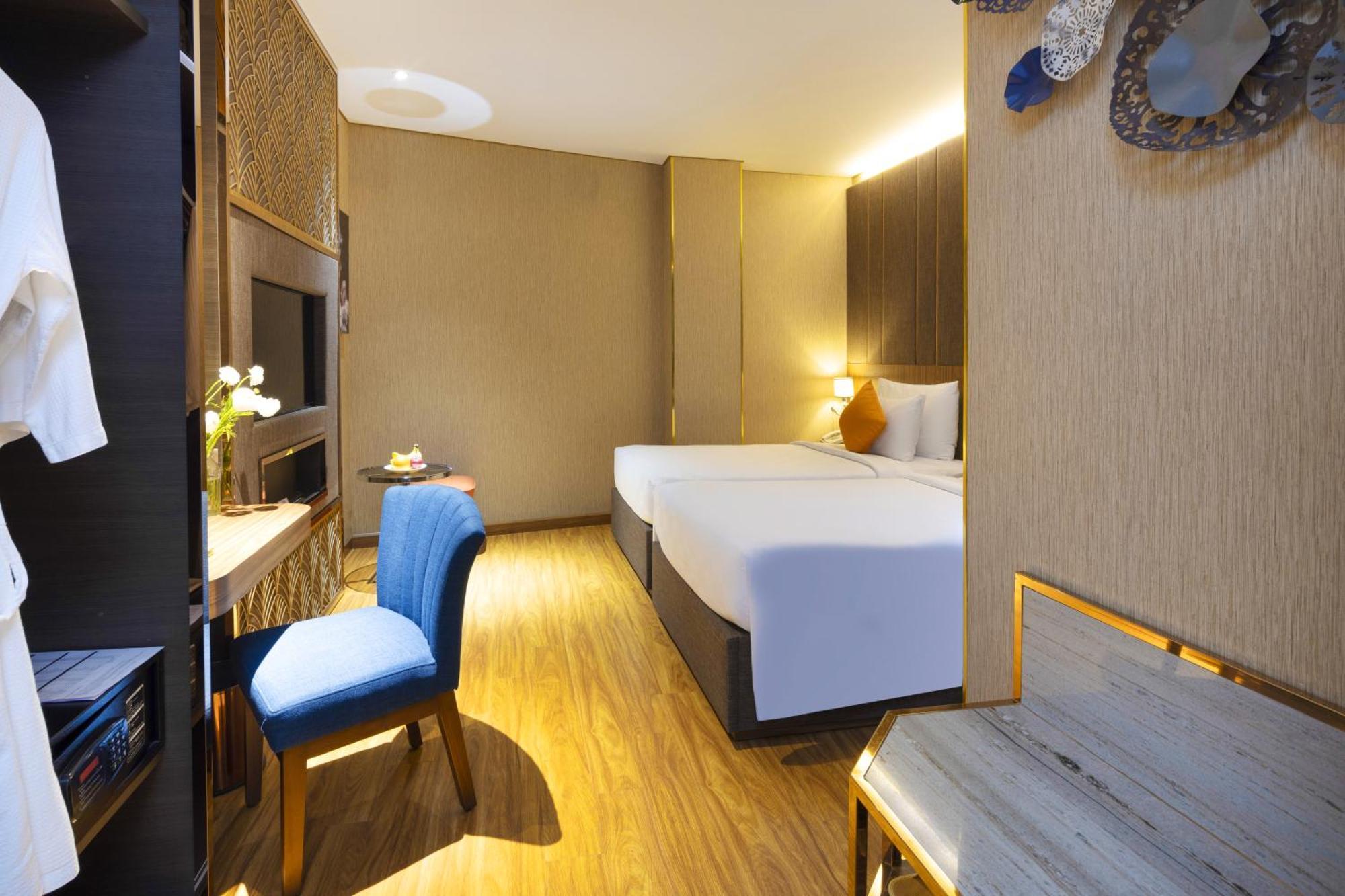 Hotel Winsuites Saigon 4*