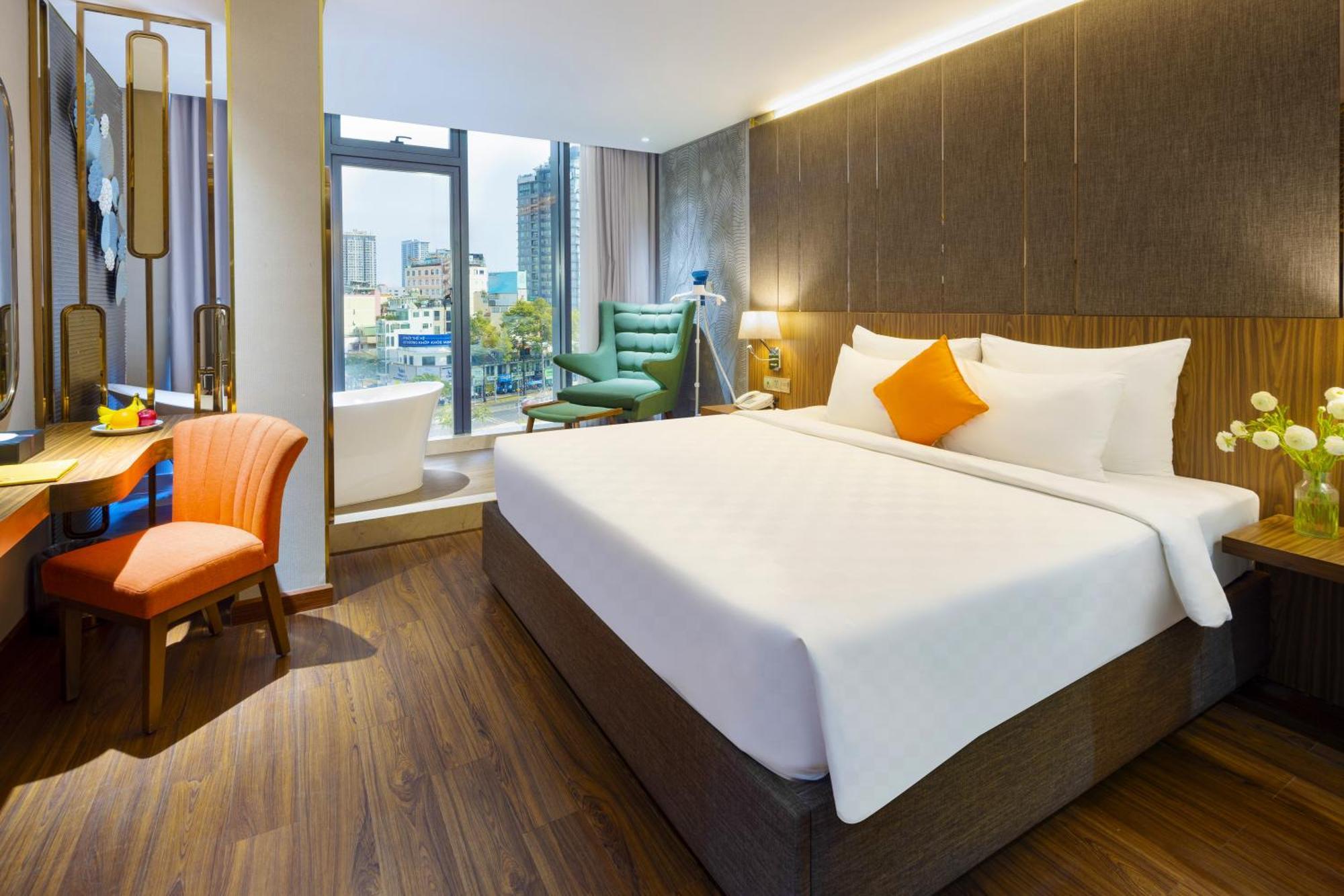 Winsuites Saigon Hotel 4*