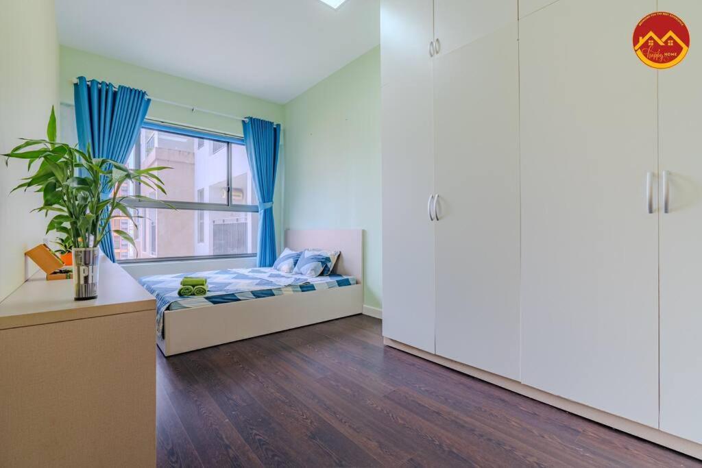 Apartment 2br Near Tan Son Nhat Airport - Luxury *