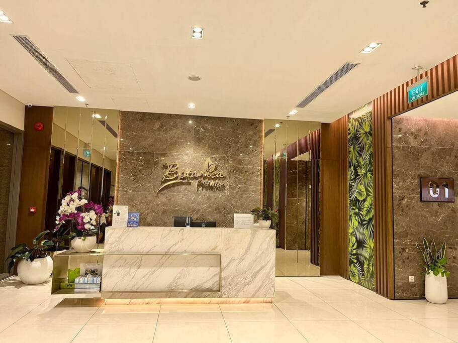 Apartment 2br Near Tan Son Nhat Airport - Luxury Ho Chi Minh City