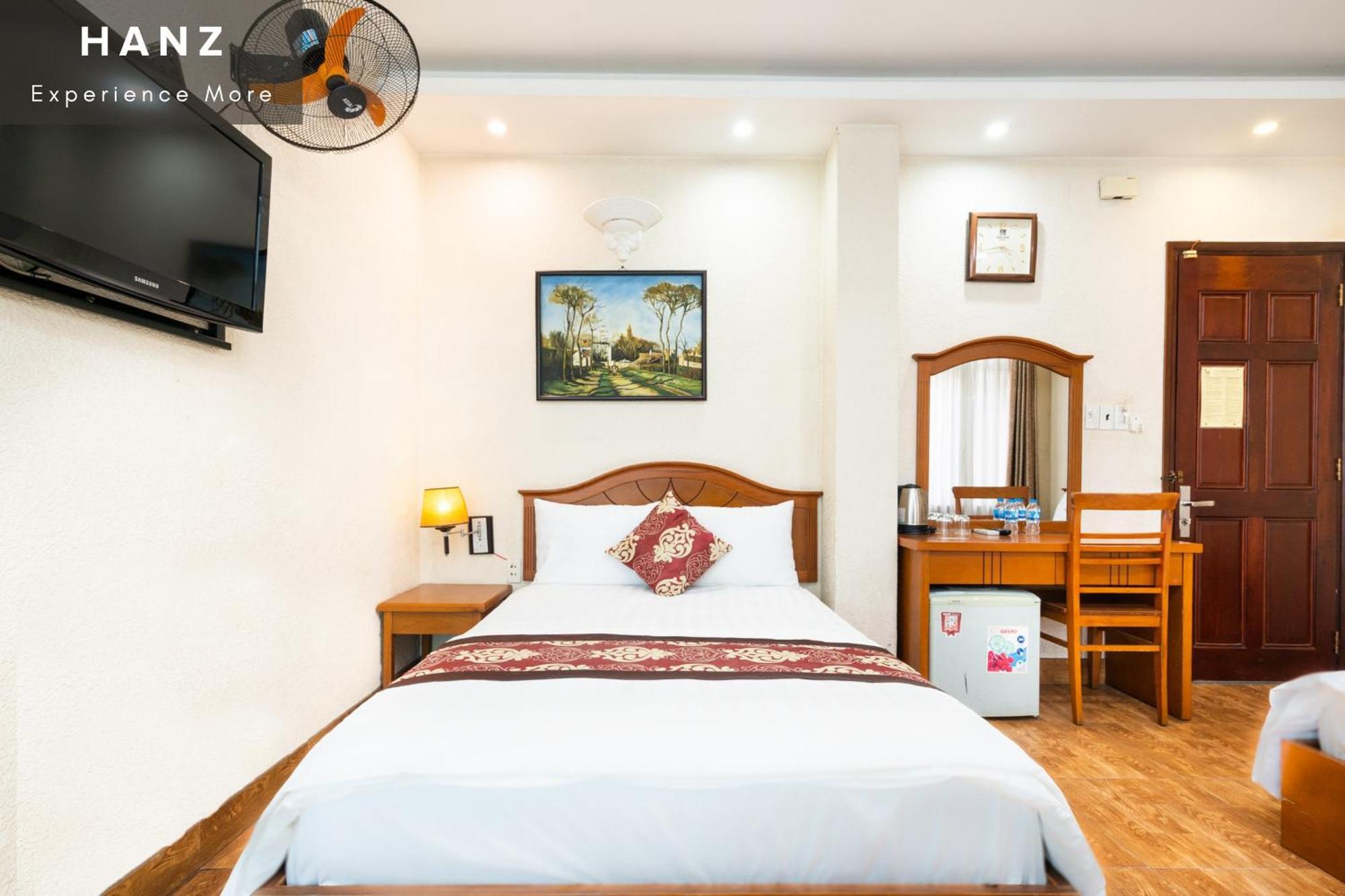 Hanz Queen Airport Saigon Bandar Ho Chi Minh