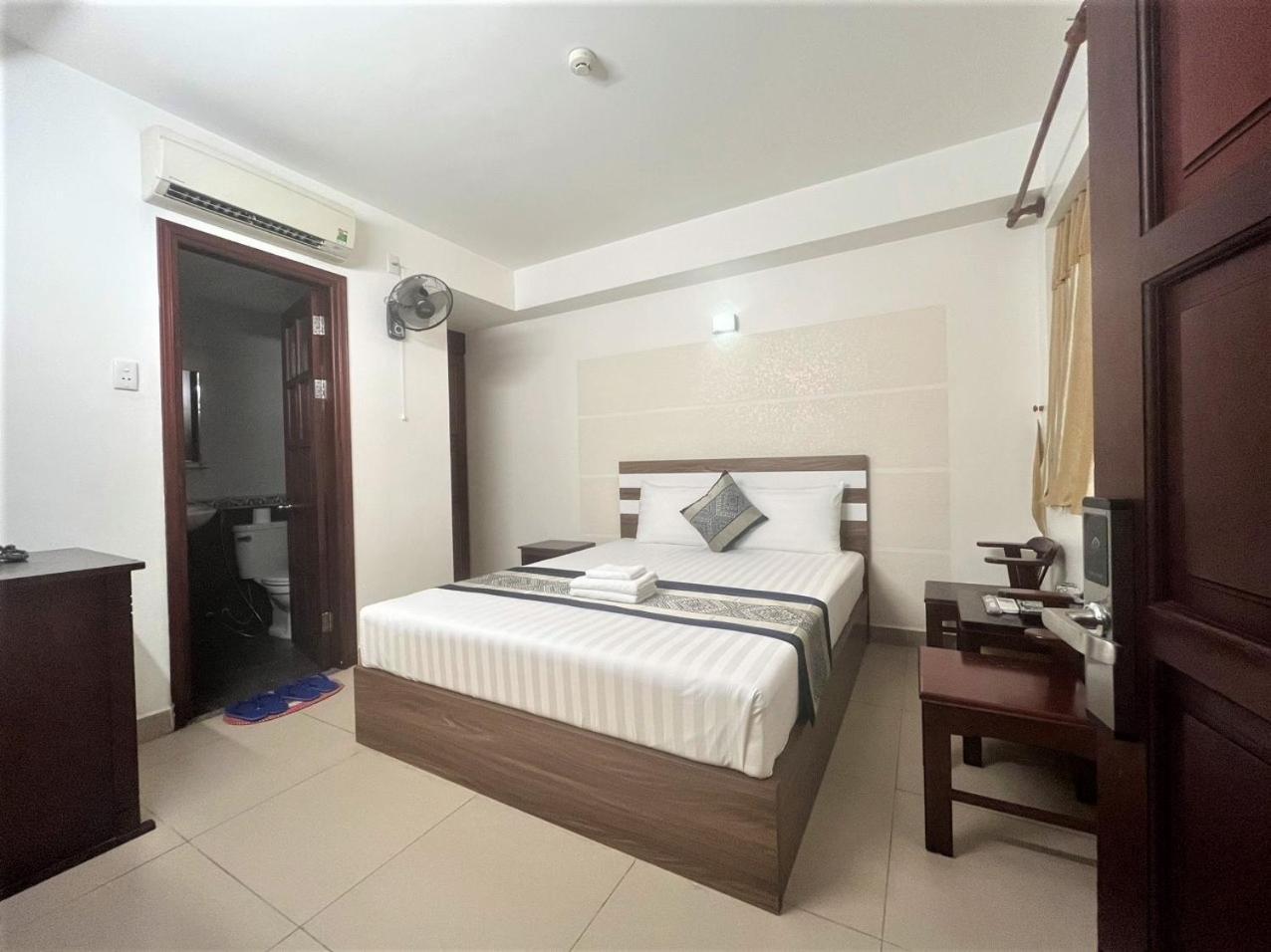 Hotel Dinh Dinh 2 Airport 2*