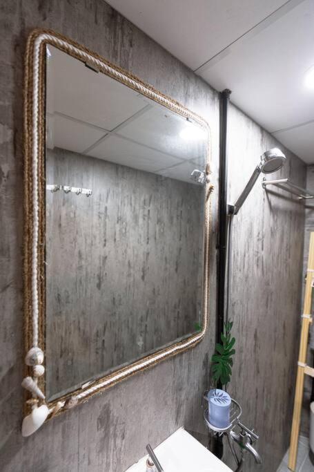 2 Bedroom Industrial In Central Saigon Căn hộ
