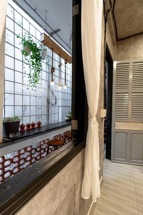 Căn hộ 2 Bedroom Industrial In Central Saigon