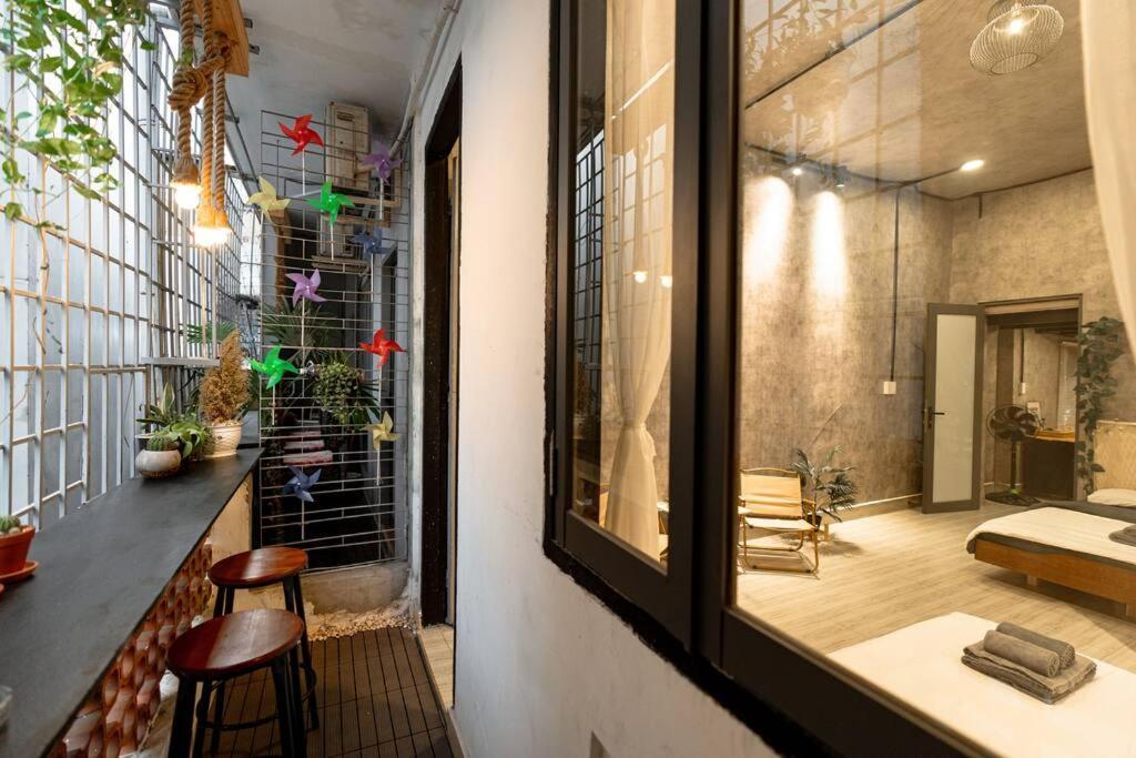 2 Bedroom Industrial In Central Saigon Căn hộ TP. Hồ Chí Minh