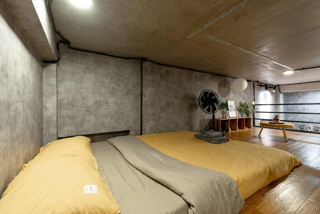 Căn hộ 2 Bedroom Industrial In Central Saigon *