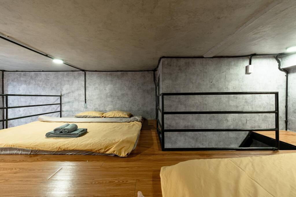2 Bedroom Industrial In Central Saigon Căn hộ TP. Hồ Chí Minh