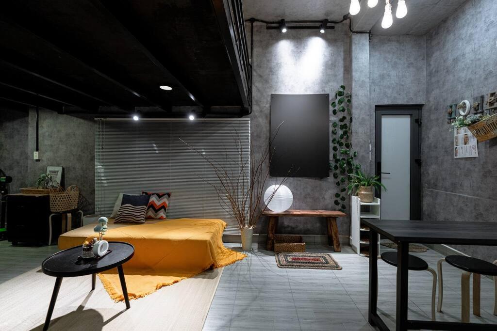 2 Bedroom Industrial In Central Saigon Căn hộ