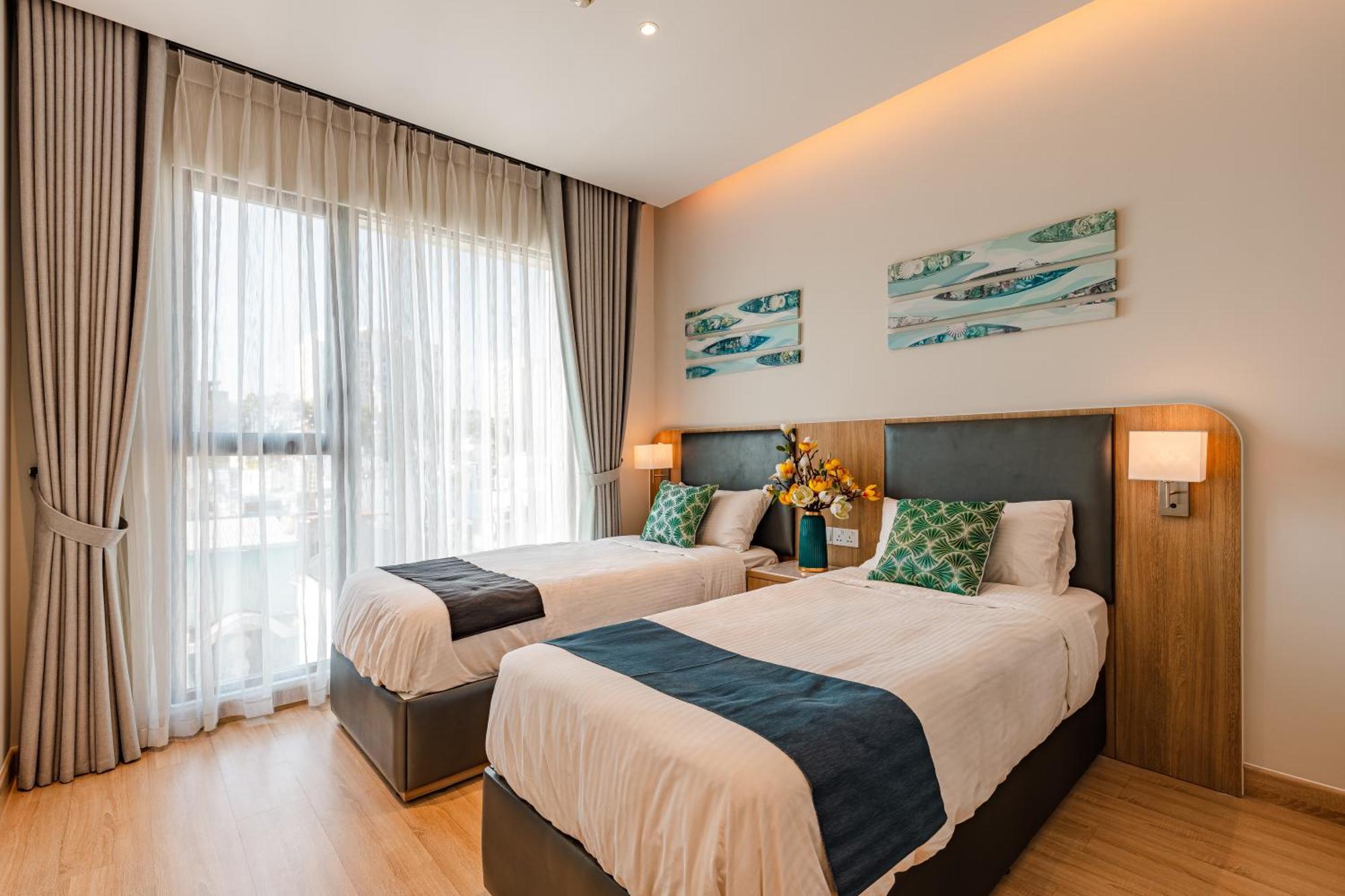 Apartment Luxury 2 Or 3br In Dist 1 N Pool, Gym, Airport Pickup