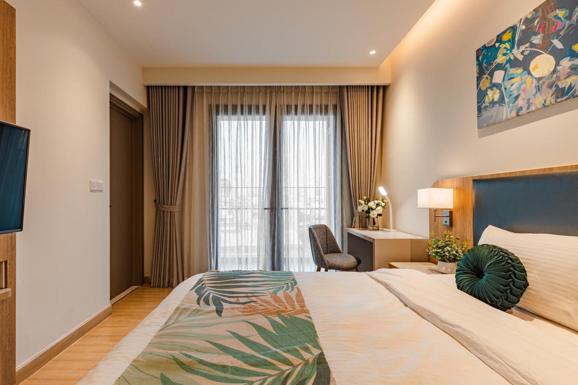 Apartment Luxury 2 Or 3br In Dist 1 N Pool, Gym, Airport Pickup *