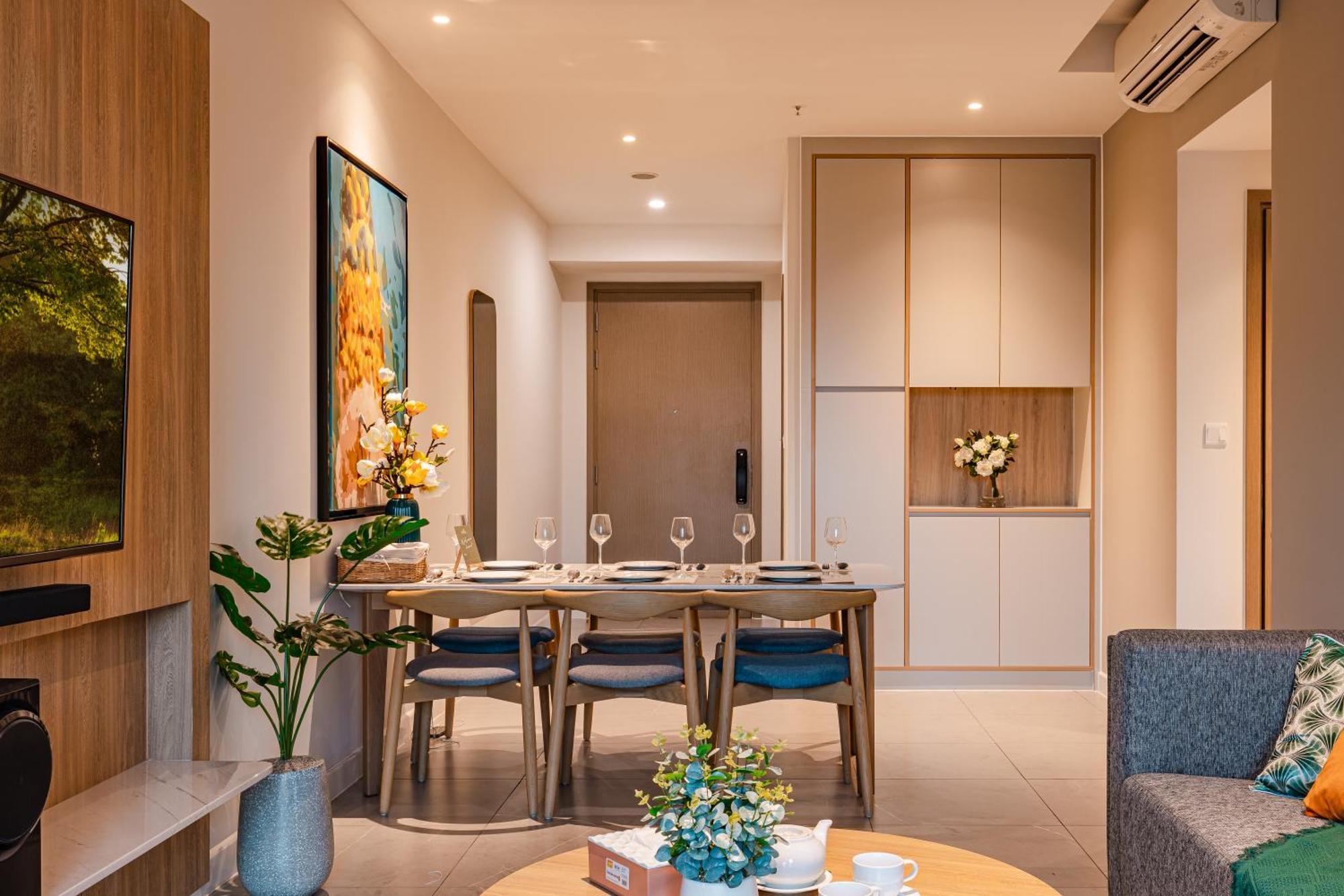 Luxury 2 Or 3br In Dist 1 N Pool, Gym, Airport Pickup Ho Chi Minh City
