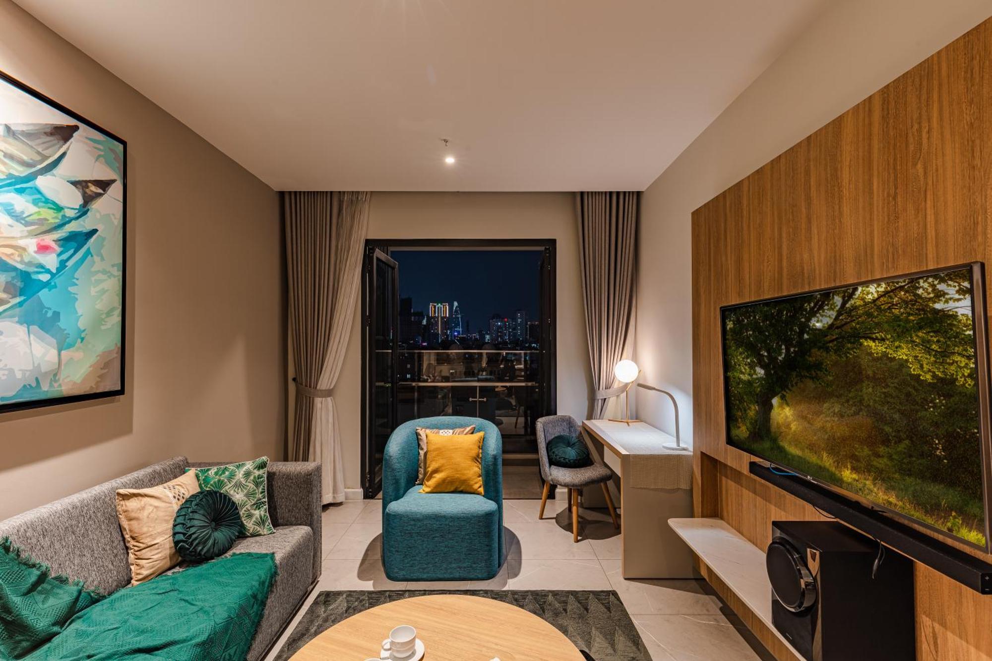 Luxury 2 Or 3br In Dist 1 N Pool, Gym, Airport Pickup *