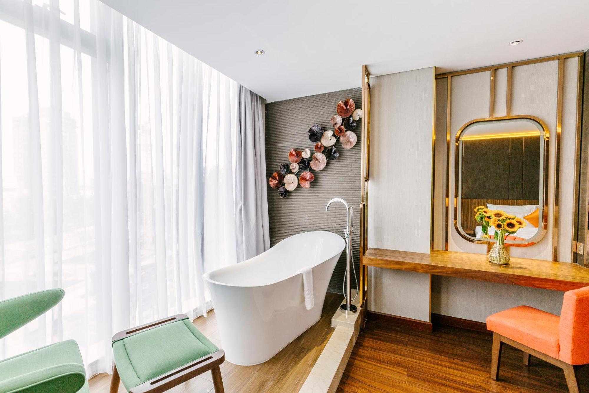 Winsuites Saigon 4* Ho Chi Minh City