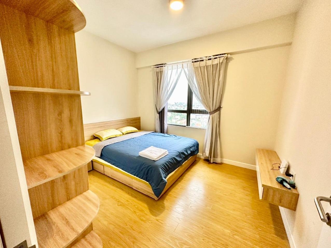 Amazing View And Large Balcony - Masteri Td Apartment *