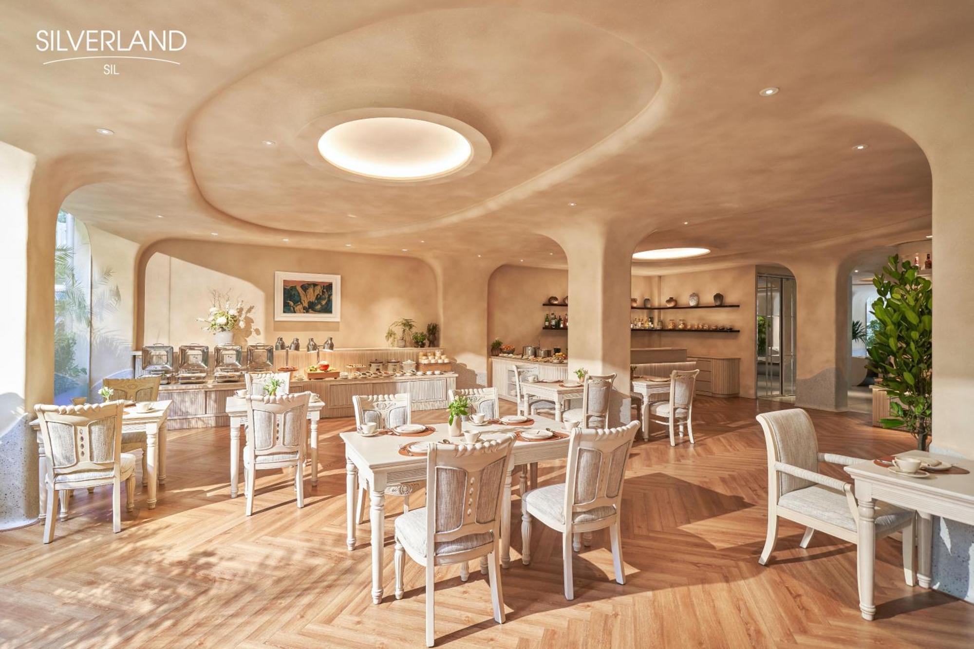 Silverland Sil Khách sạn 4*