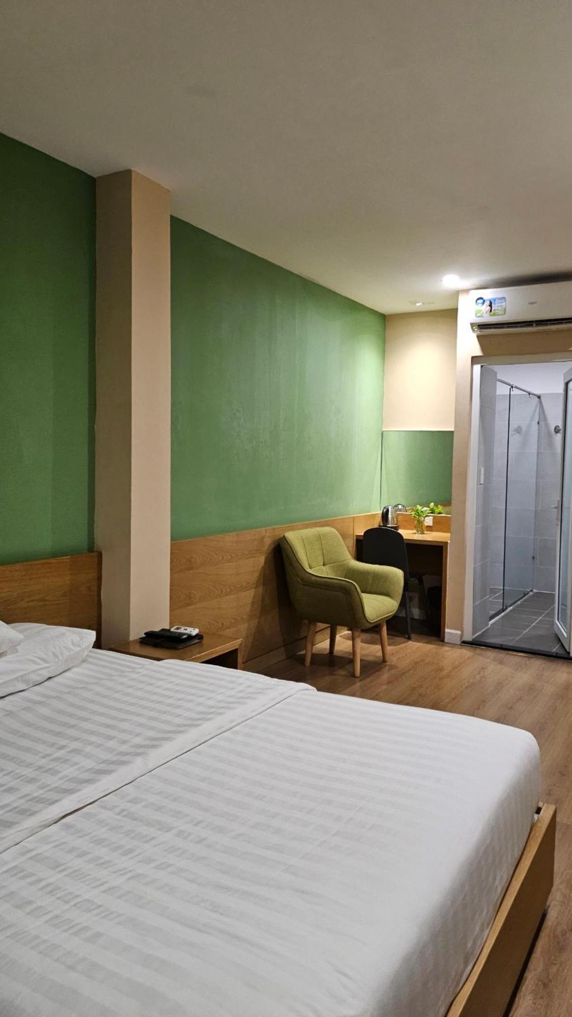 Hotel A25 - 142 Bui Thi Xuan