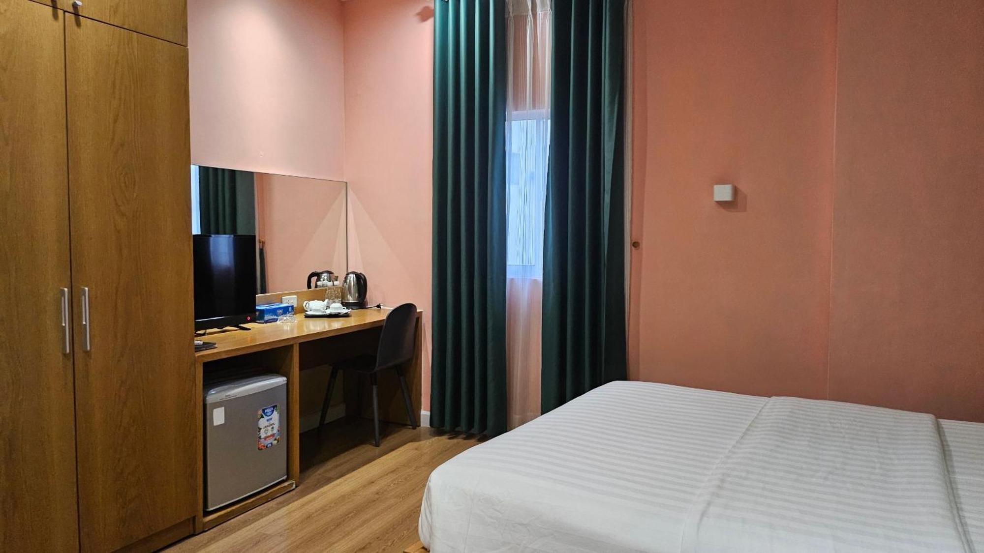 Hotel A25 - 142 Bui Thi Xuan