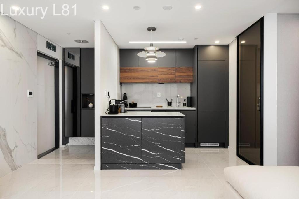 Angia Luxury Apartment Inside Landmark 81 Tower * Ho Chi Minh City