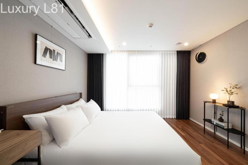 Angia Luxury Apartment Inside Landmark 81 Tower * Ho Chi Minh City