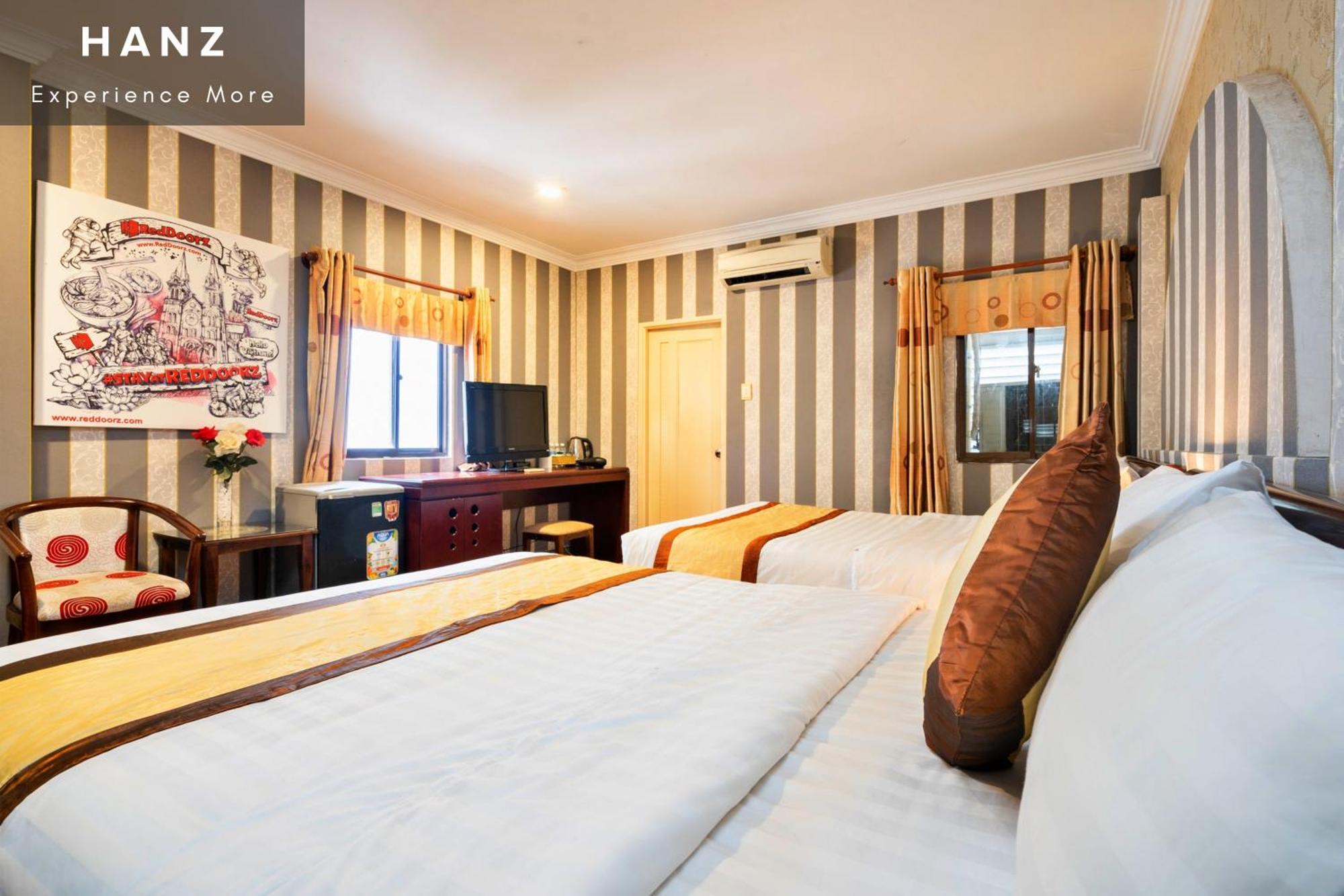 Cosmo Central Hotel *