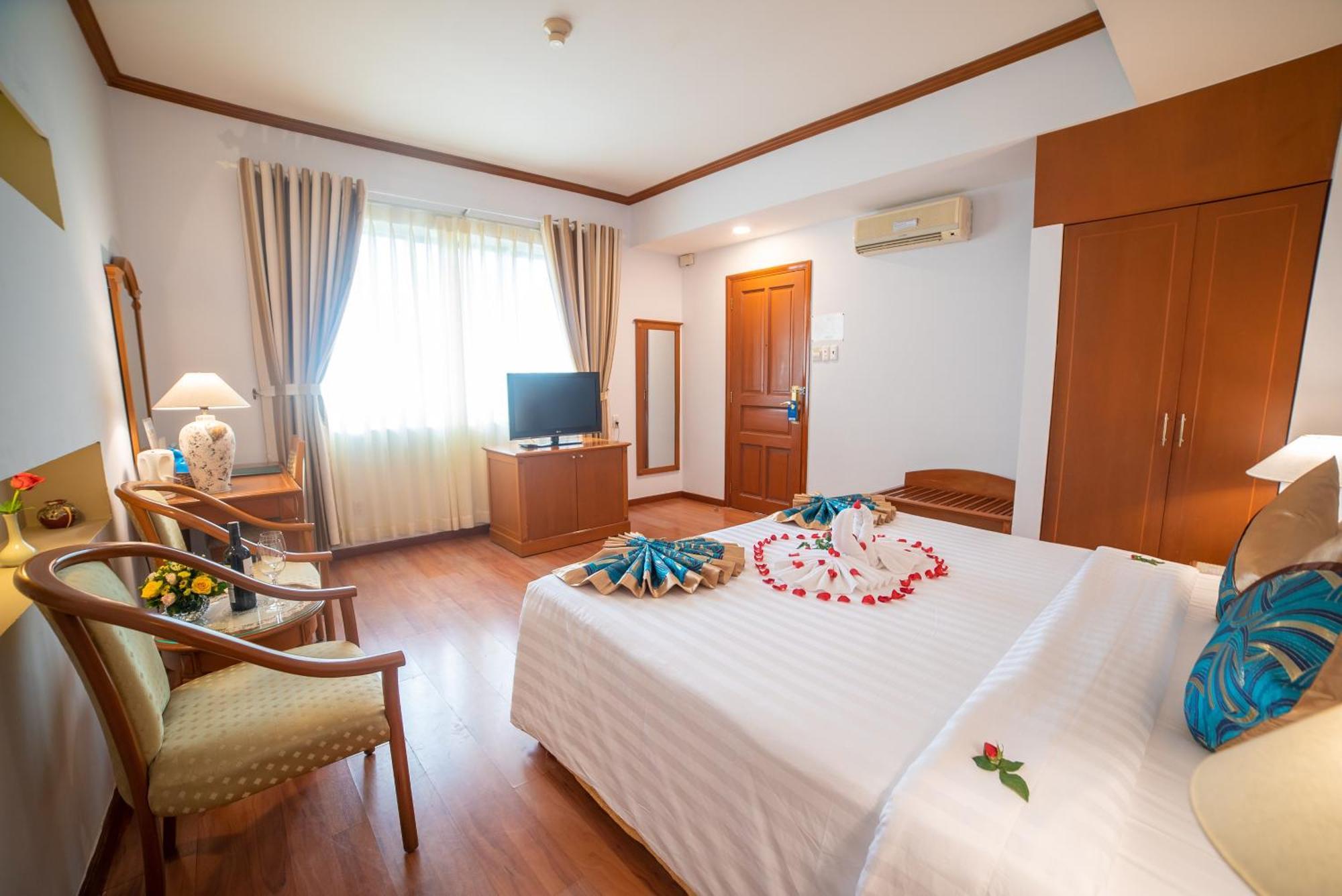 Hotel Oscar Saigon 4*