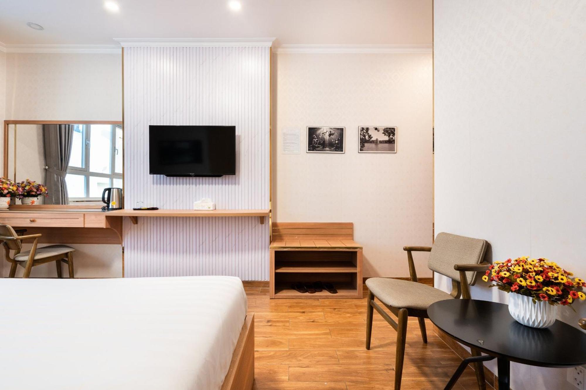 Hotel Luna Saigon - Bui Vien Walking Street