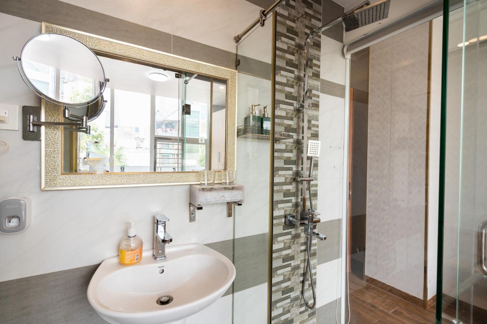 Hotel Luna Saigon - Bui Vien Walking Street 3*