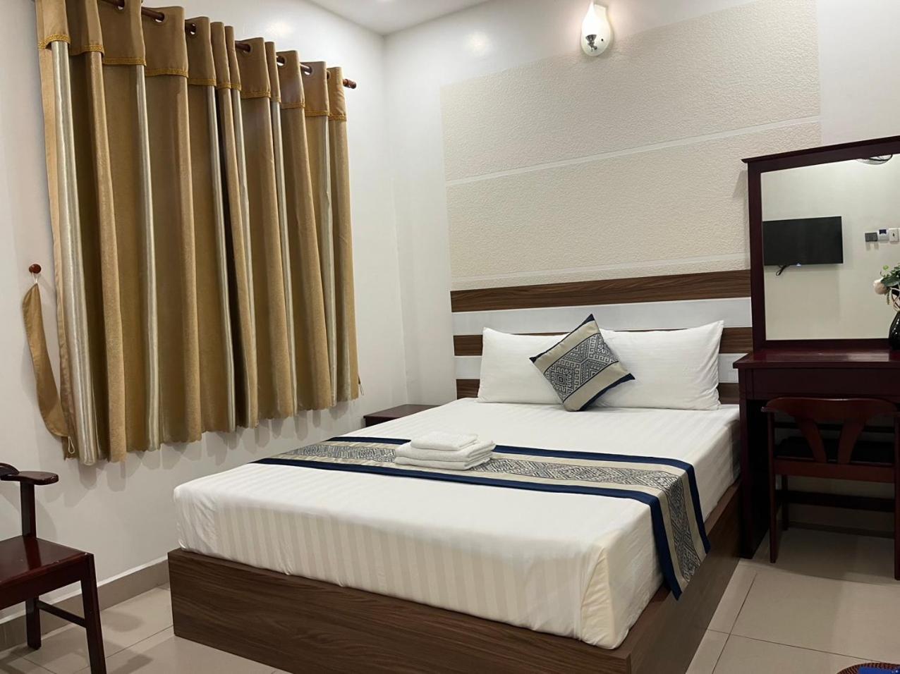 Dinh Dinh 2 Airport Hotel 2*