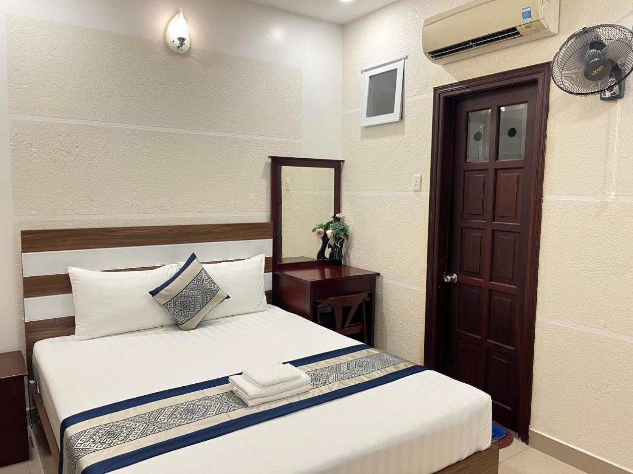 Hotel Dinh Dinh 2 Airport 2*