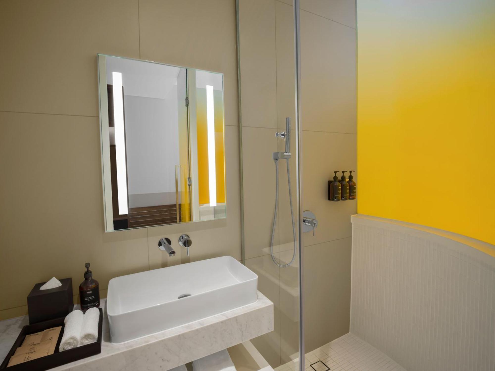 Hotel Wink Saigon Centre - 24hrs Lifestyle