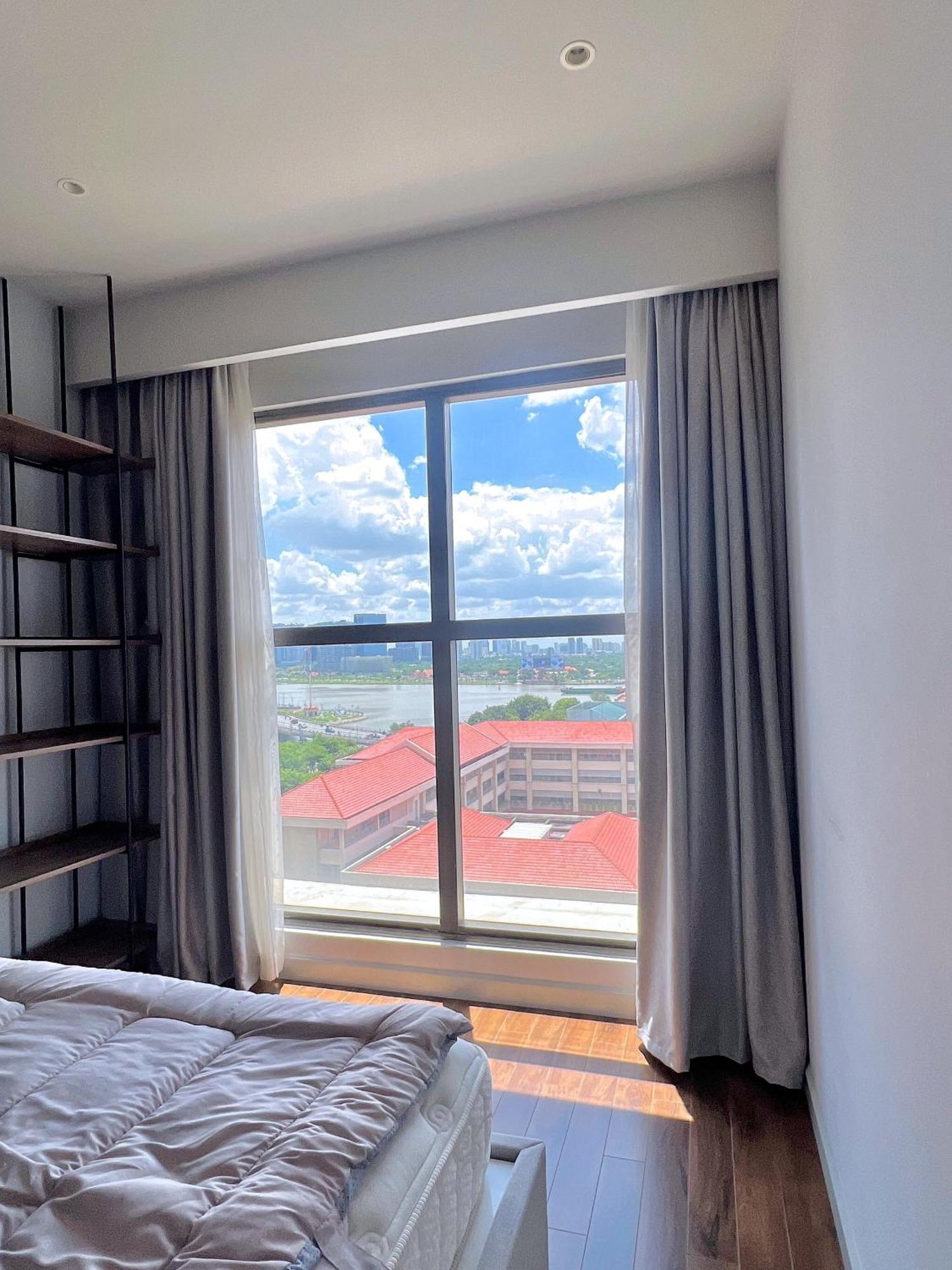 Blue Harbour - Saigon Royal Fully - Furnished Apt In Dist 4, 2 Bedrooms Căn hộ