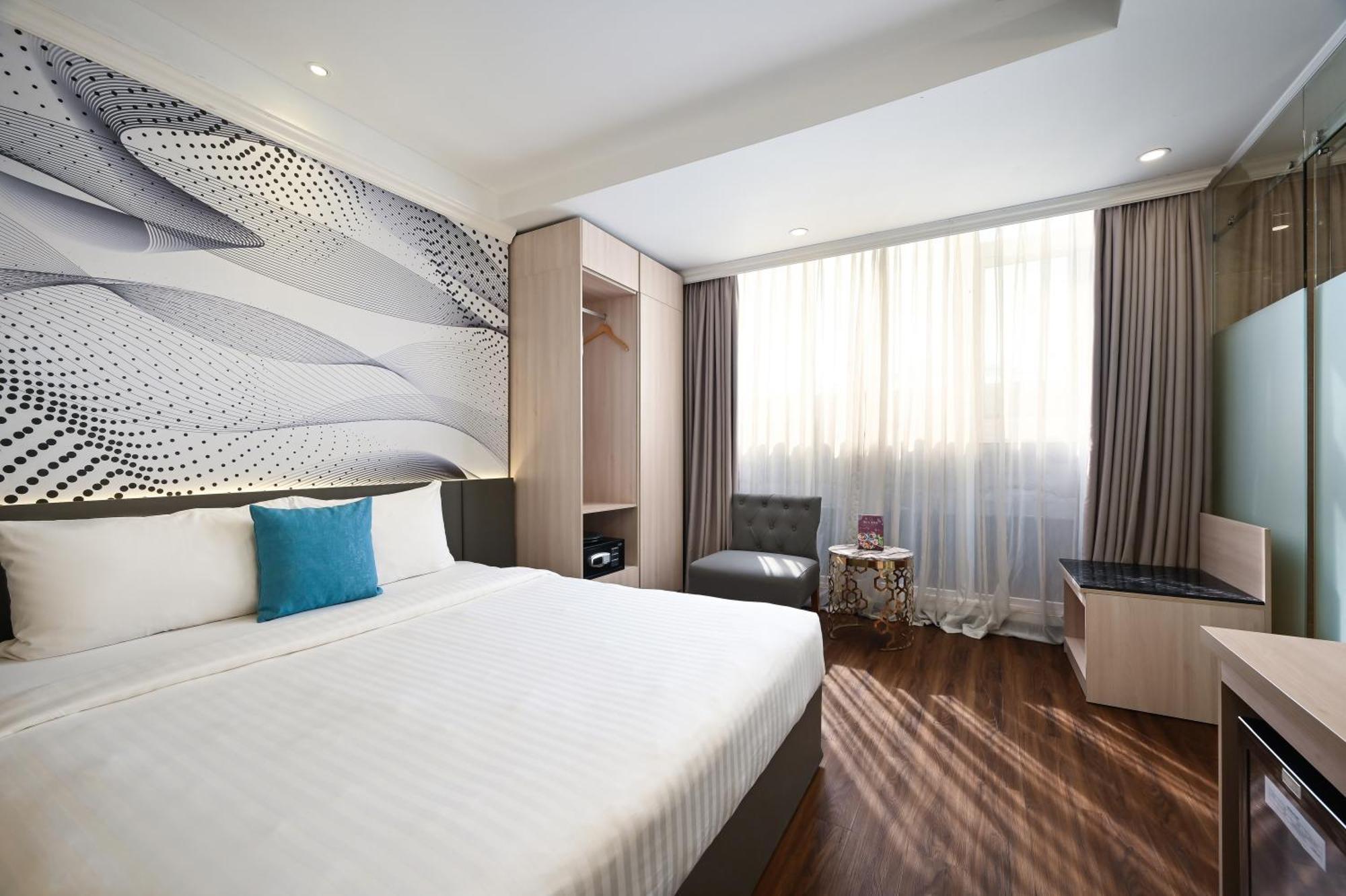 Hotel Cicilia Saigon Center 4*