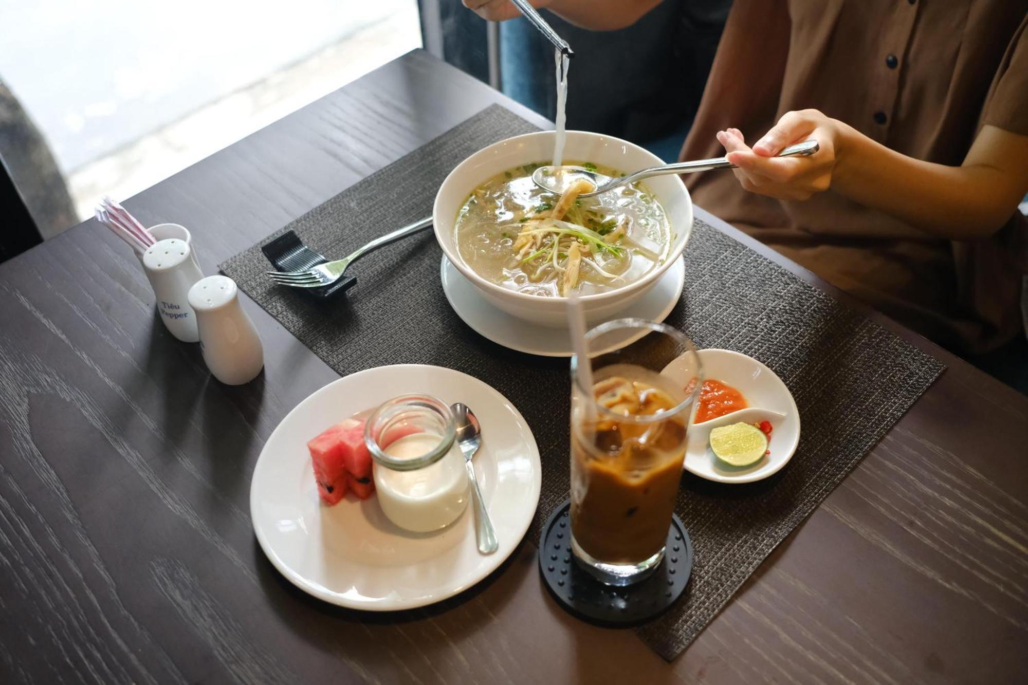 Hotel The Bloom Pham Viet Chanh - Modern Living Space In Saigon