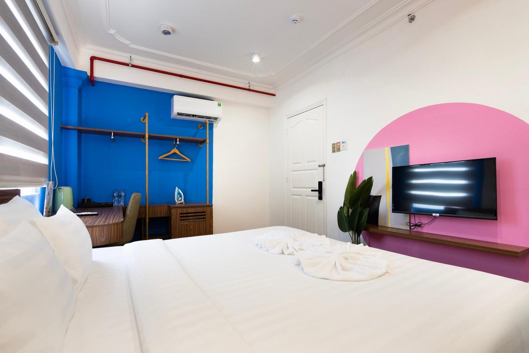 Tago & Hotel