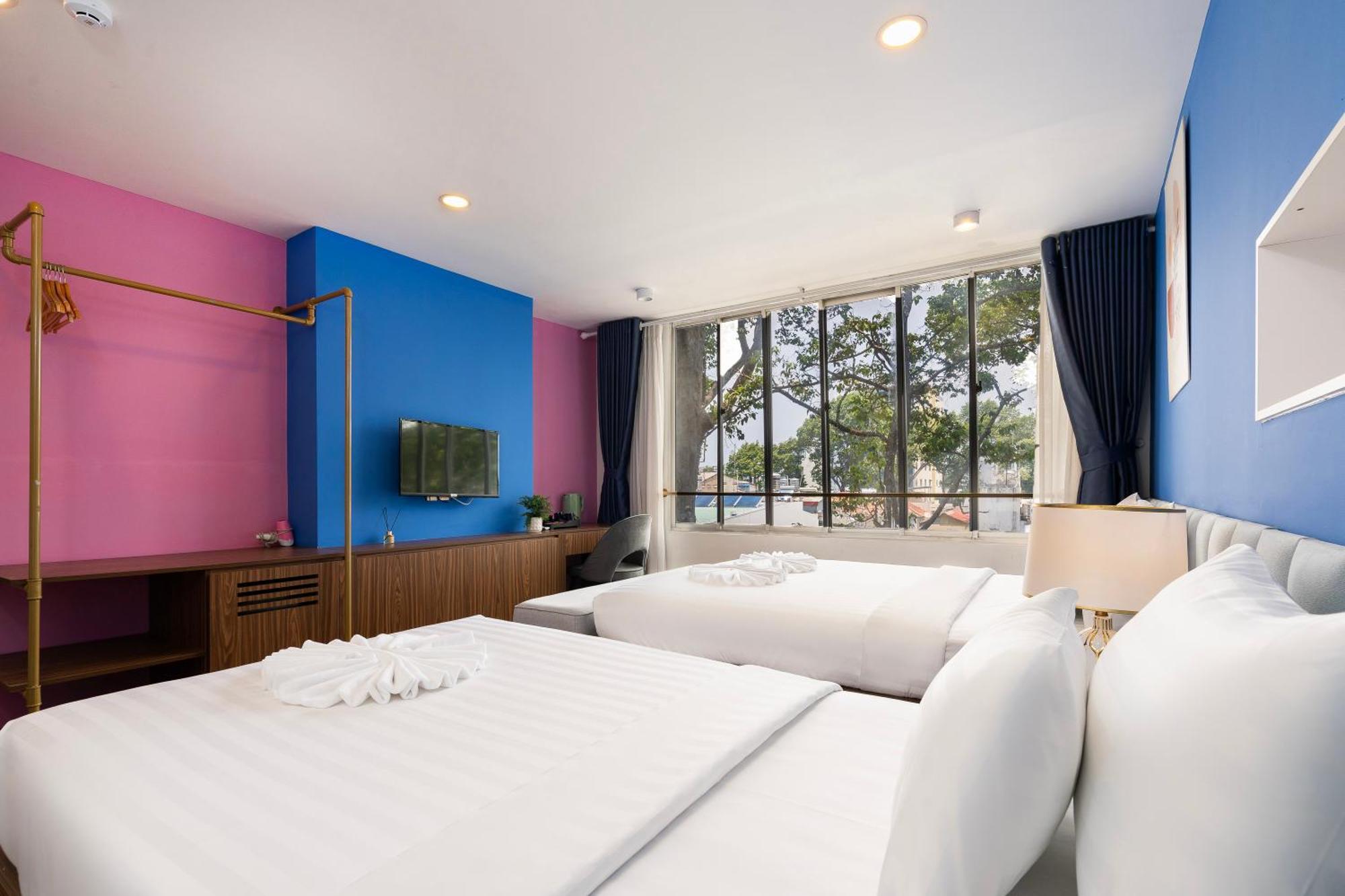 Tago & Hotel