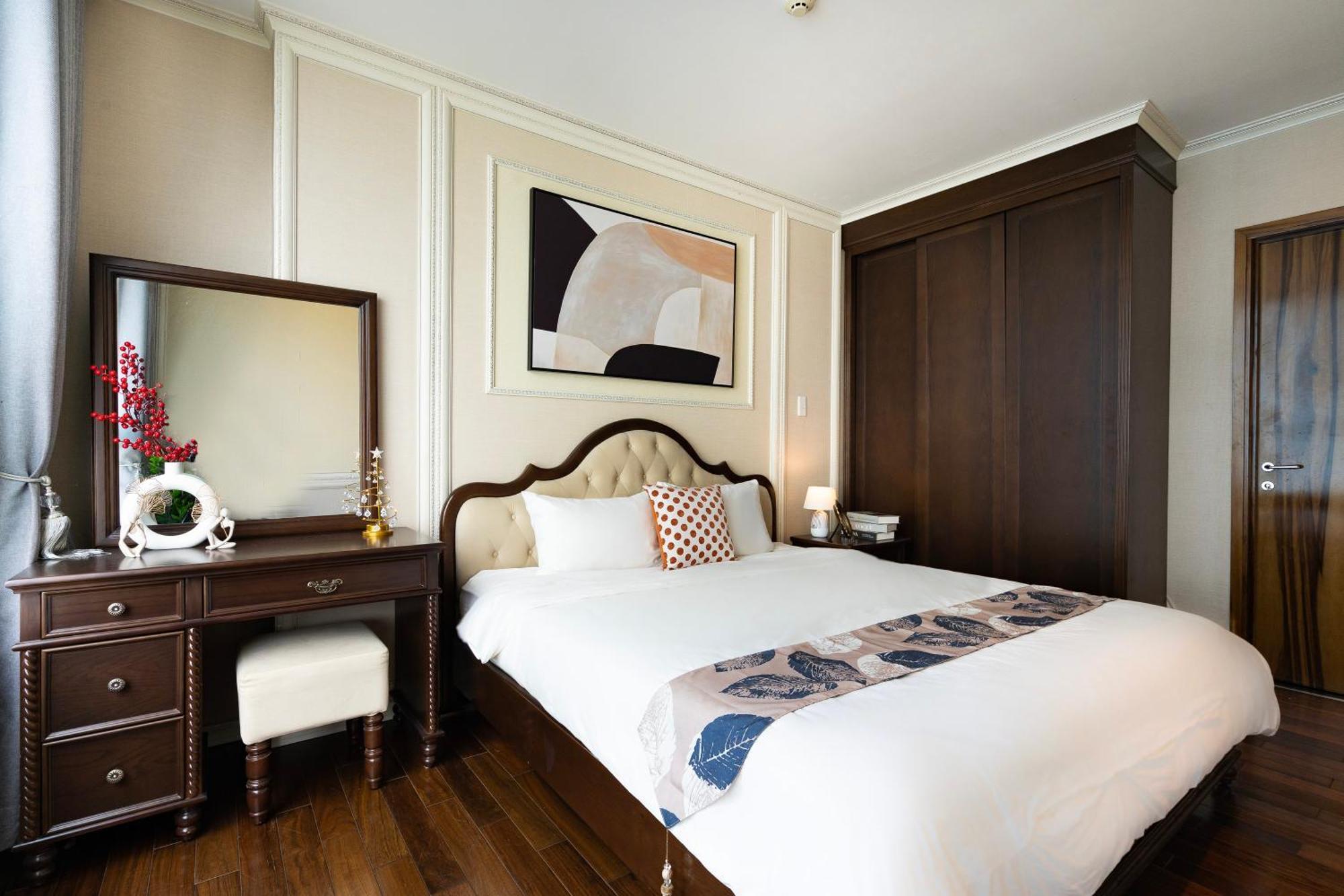 Comfy Luxury 3br Near Ben Thanh Market Apartment