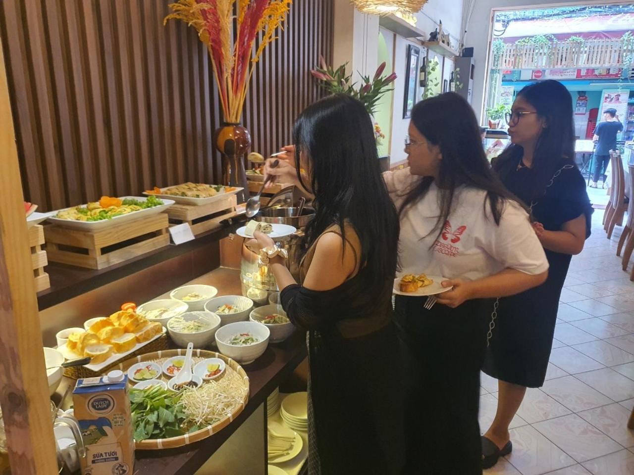 Na Nue Hotel *