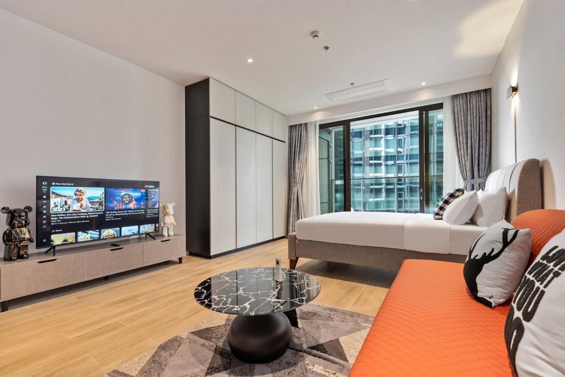 The Metropole -complex 