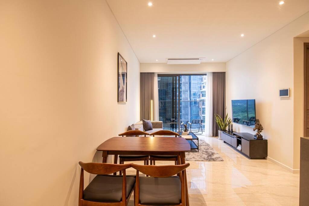 Opera 2pn Metropole Quan 2 View Song Pool Gym Apartment Ho Chi Minh City