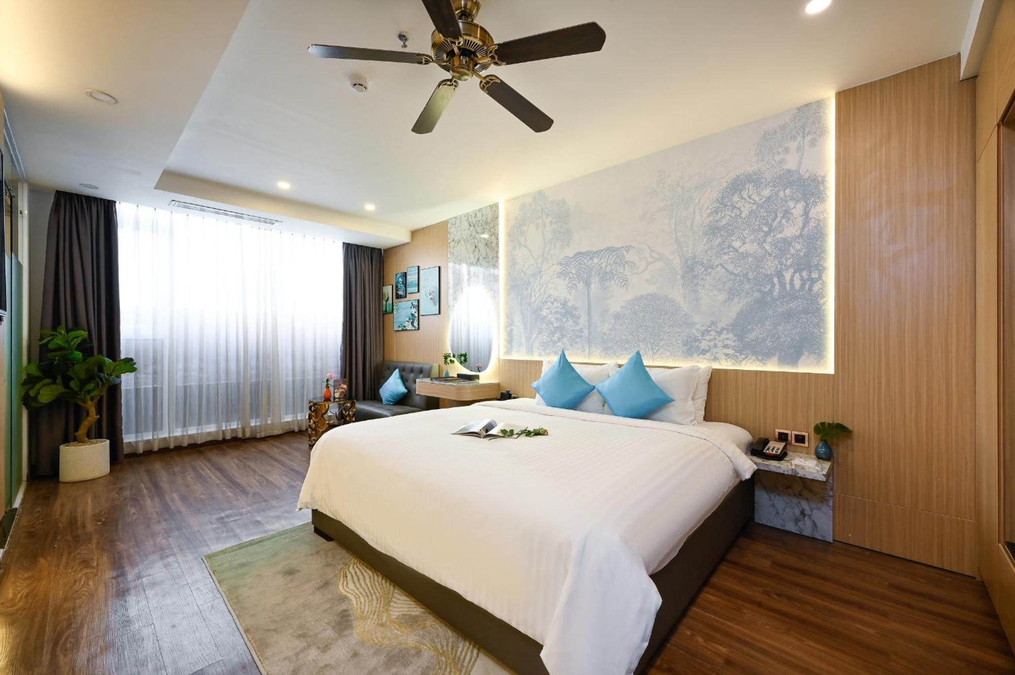 Hotel Cicilia Saigon Center 4*