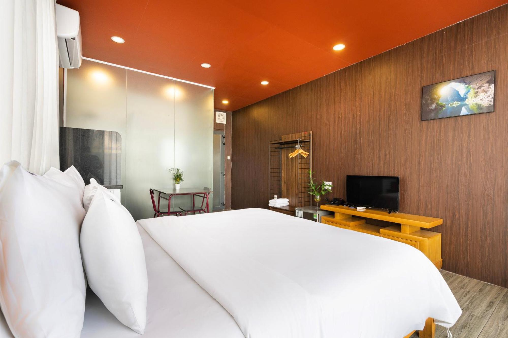 Gemini Saigon Center - New & Quiet Near Bui Vien Walking Street Hotel