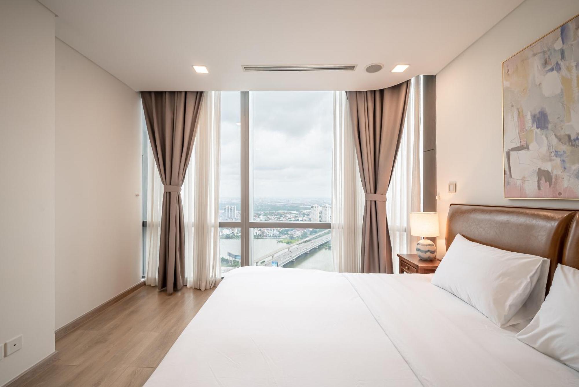 Isabelle Inside Landmark 81 Tower * Bandar Ho Chi Minh