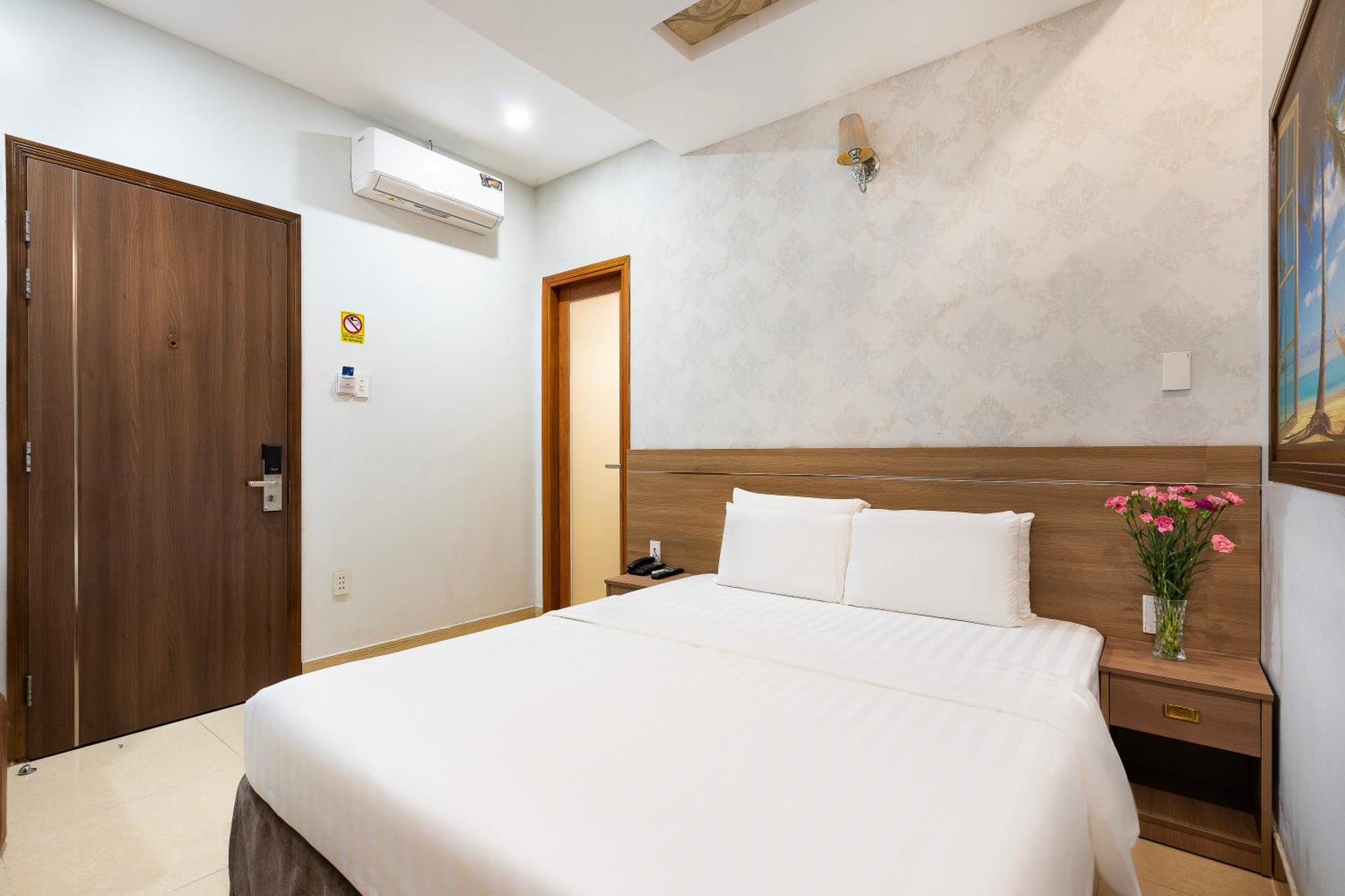 Lucky Star Q5 Hotel 3*